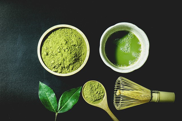 Smoothies y otras bebidas saludables con té matcha